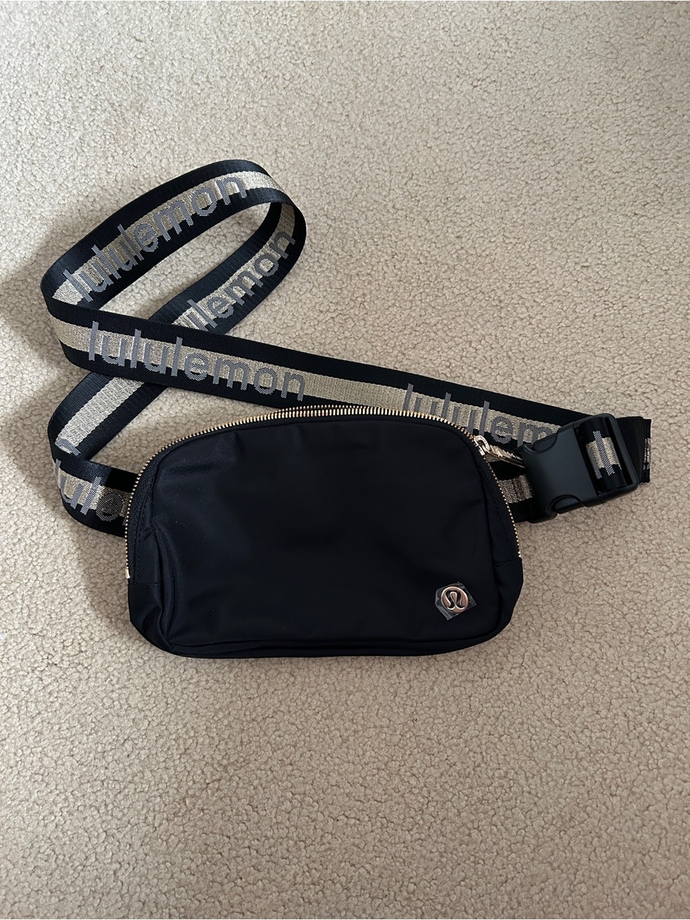 lululemon athletica Everywhere Belt Bag 1L with Branded Stripe Strap